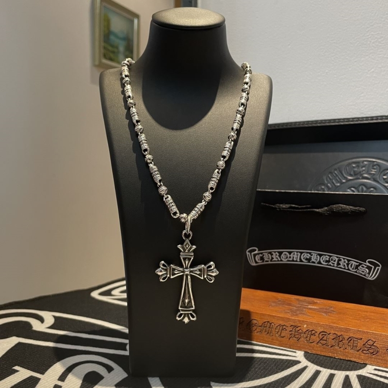 Ch**me He**ts necklaces